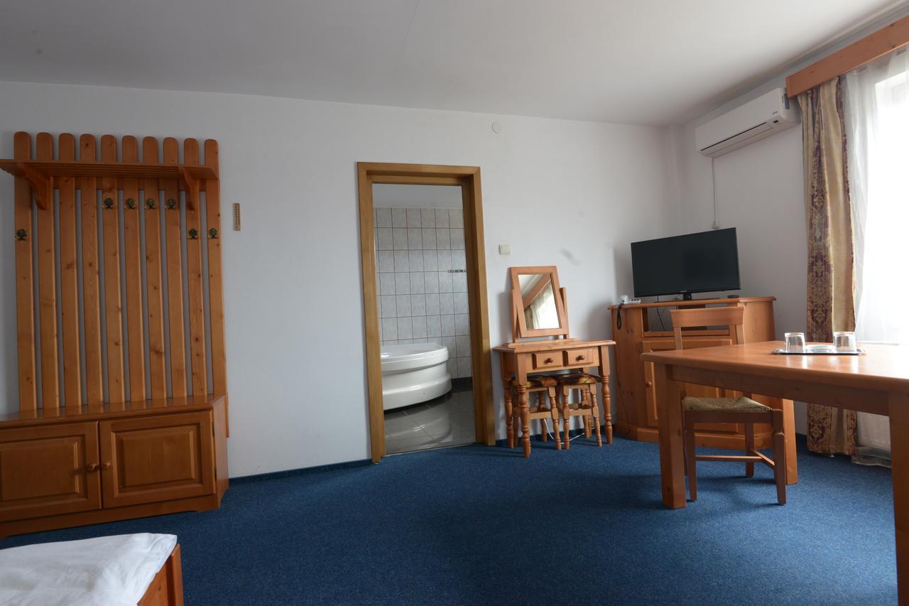 Hotel Maier フネドアラ エクステリア 写真